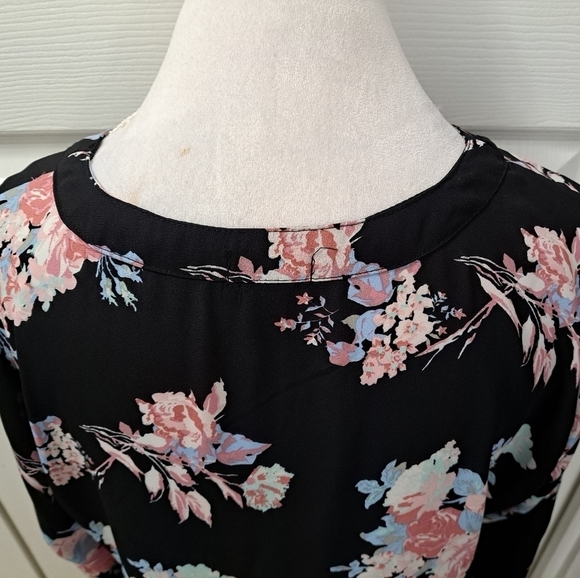 Justify Floral Tunic/Blouse Size L - Picture 4 of 10